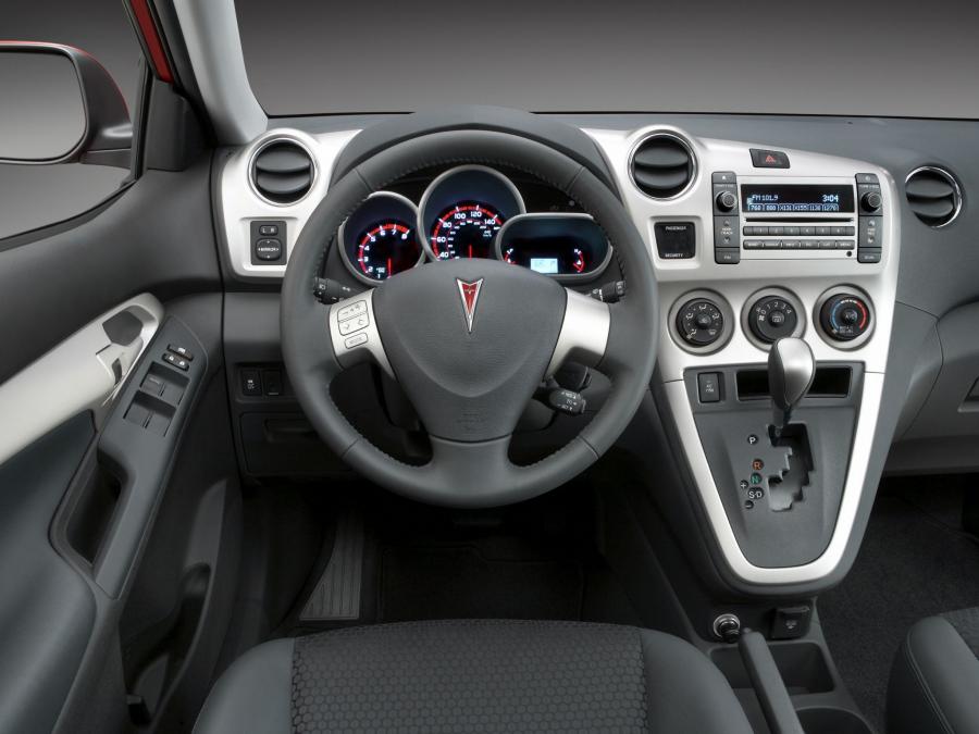 Торпедо Pontiac Vibe GT 2009 года  (фото 13 из 42)